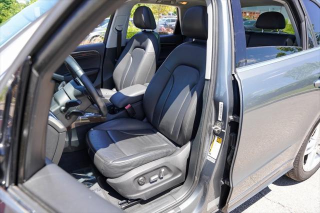 Photo of 2016 Monsoon Gray Metallic Audi Q5