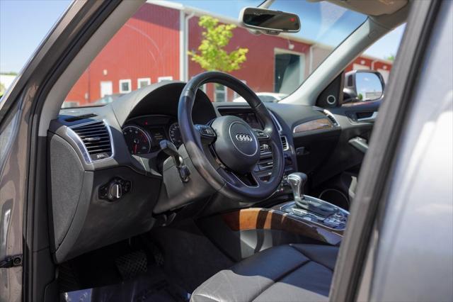 Photo of 2016 Monsoon Gray Metallic Audi Q5