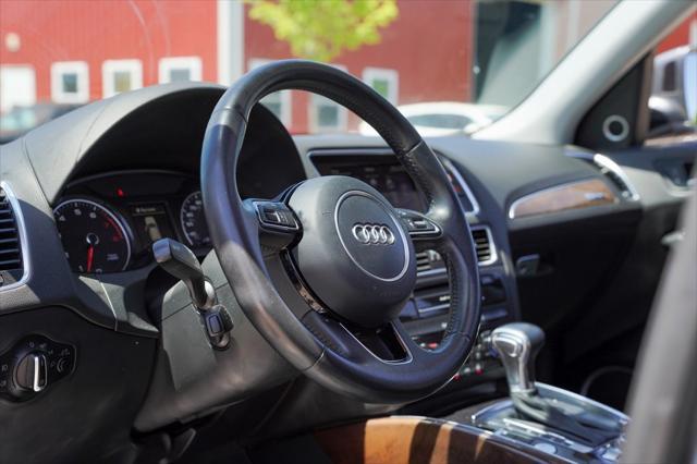 Photo of 2016 Monsoon Gray Metallic Audi Q5