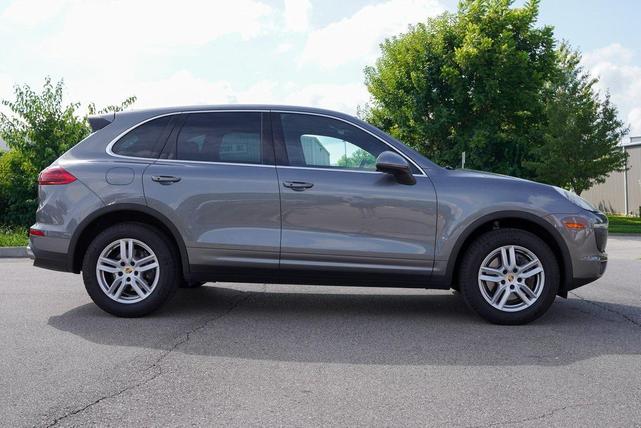 Photo of 2016 Gray Porsche Cayenne