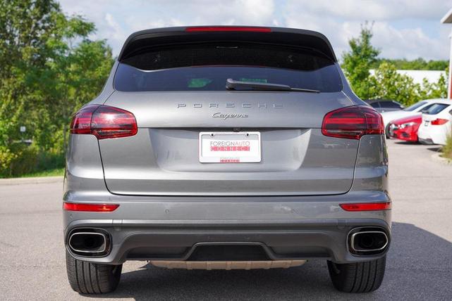 Photo of 2016 Gray Porsche Cayenne