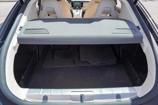 Photo of 2015 Gray Porsche Panamera