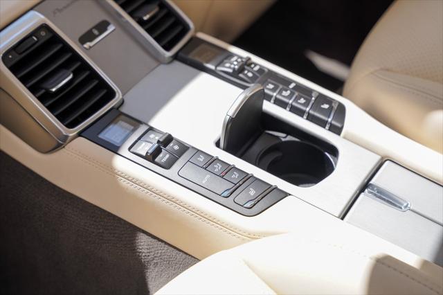 Photo of 2015 Gray Porsche Panamera