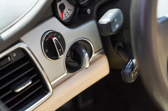 Photo of 2015 Gray Porsche Panamera