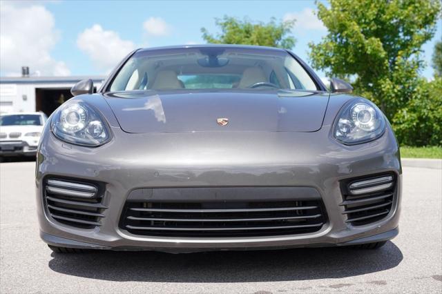 Photo of 2015 Gray Porsche Panamera