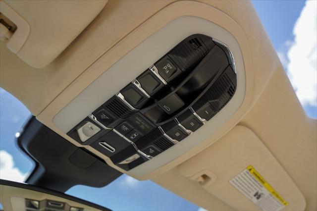 Photo of 2015 Gray Porsche Panamera