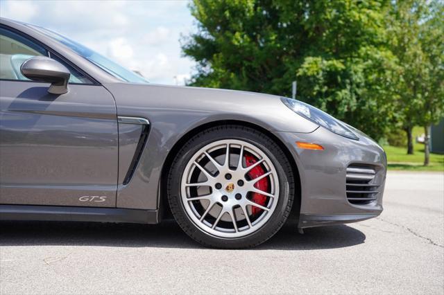 Photo of 2015 Gray Porsche Panamera