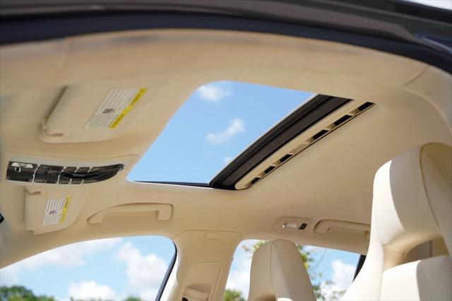 Photo of 2015 Gray Porsche Panamera