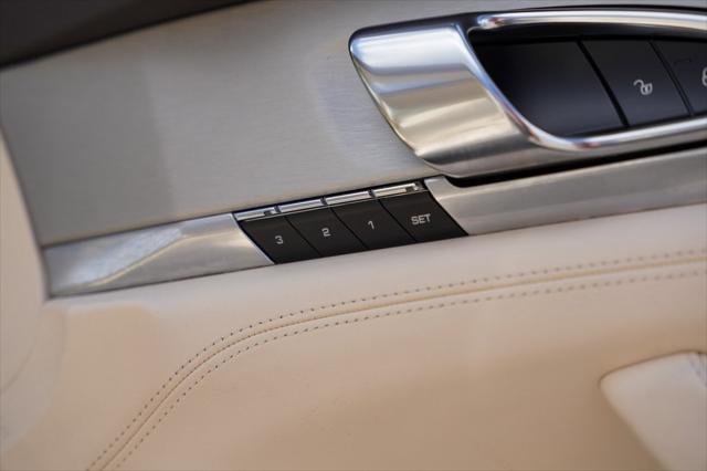 Photo of 2015 Gray Porsche Panamera