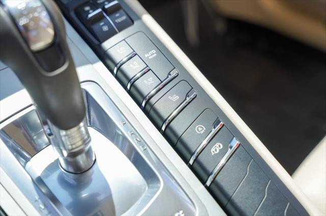 Photo of 2015 Gray Porsche Panamera
