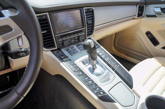 Photo of 2015 Gray Porsche Panamera