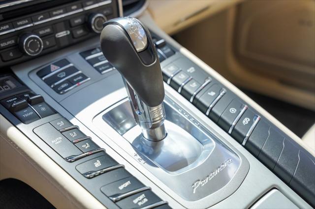 Photo of 2015 Gray Porsche Panamera