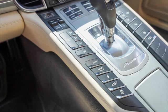 Photo of 2015 Gray Porsche Panamera