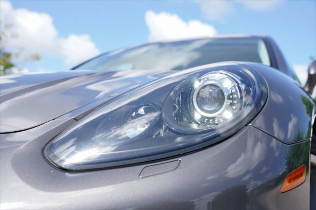 Photo of 2015 Gray Porsche Panamera