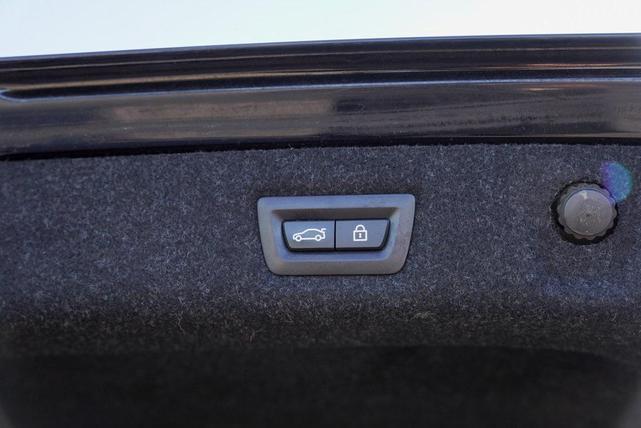 Photo of 2018 Carbon Black Metallic BMW 540