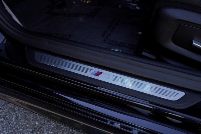 Photo of 2018 Carbon Black Metallic BMW 540