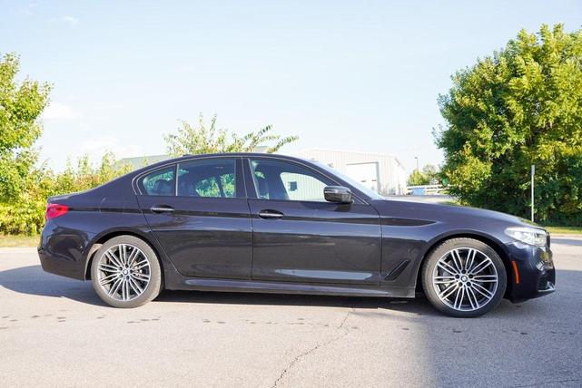 Photo of 2018 Carbon Black Metallic BMW 540