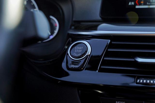Photo of 2018 Carbon Black Metallic BMW 540