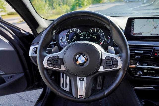 Photo of 2018 Carbon Black Metallic BMW 540