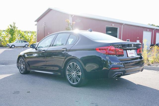 Photo of 2018 Carbon Black Metallic BMW 540
