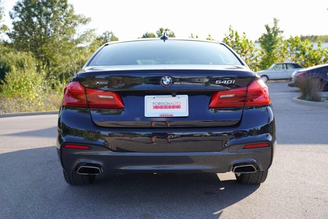 Photo of 2018 Carbon Black Metallic BMW 540