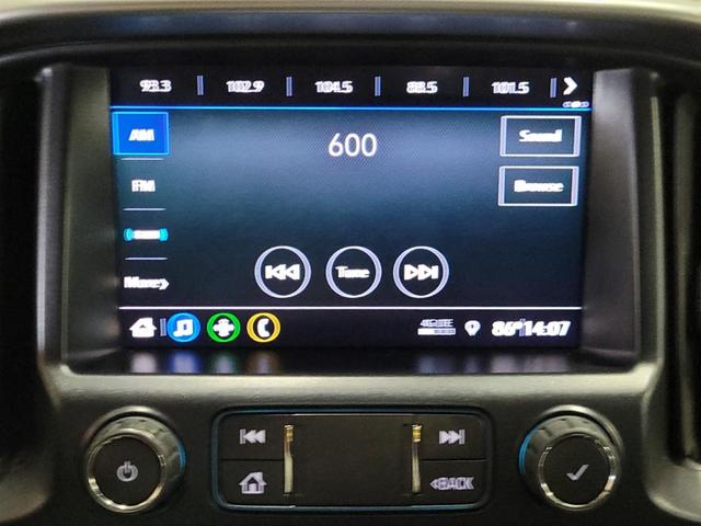 Photo of 2022 Summit White Chevrolet Colorado