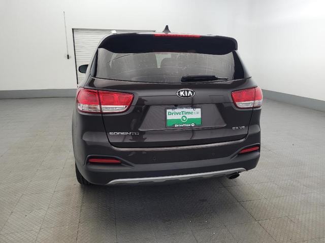 Photo of 2018 Polished Walnut Kia Sorento