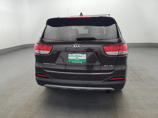 Photo of 2018 Polished Walnut Kia Sorento