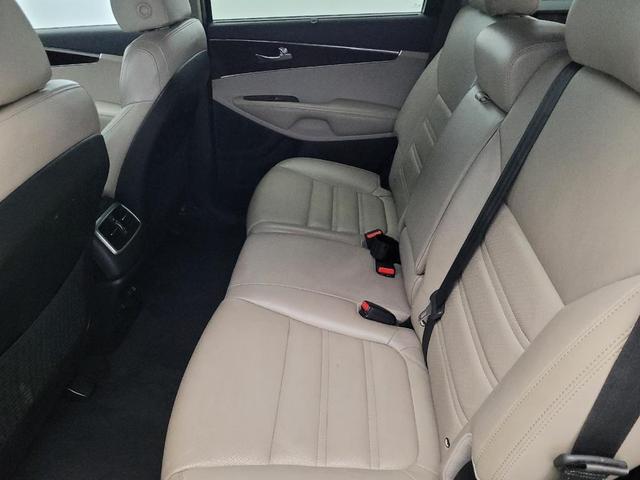 Photo of 2018 Polished Walnut Kia Sorento