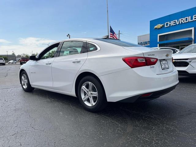 Photo of 2022 Summit White Chevrolet Malibu