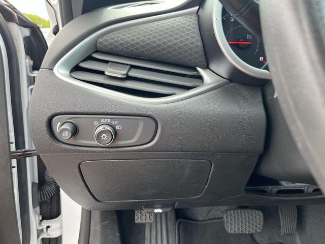 Photo of 2022 Summit White Chevrolet Malibu