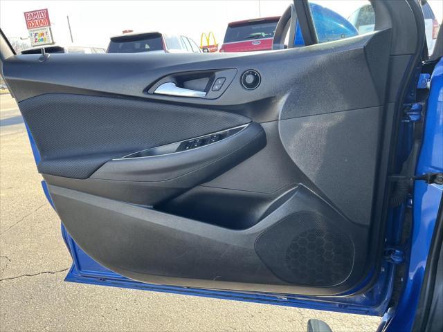 Photo of 2018 Kinetic Blue Metallic Chevrolet Cruze