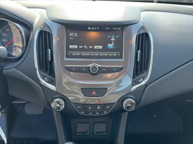 Photo of 2018 Kinetic Blue Metallic Chevrolet Cruze