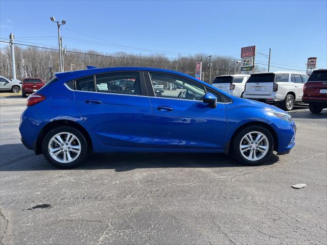 Photo of 2018 Kinetic Blue Metallic Chevrolet Cruze