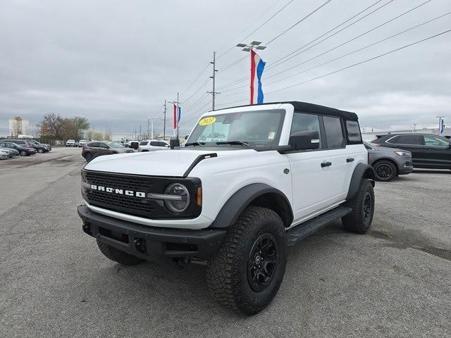 Photo of 2023 Oxford White Ford Bronco