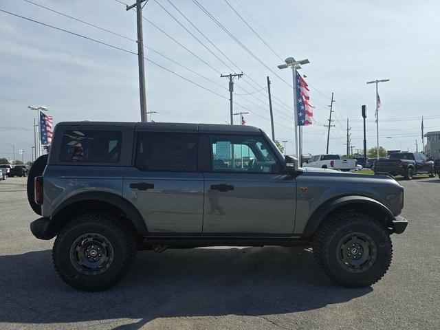 Photo of 2024 Carbonized Gray Metallic Ford Bronco