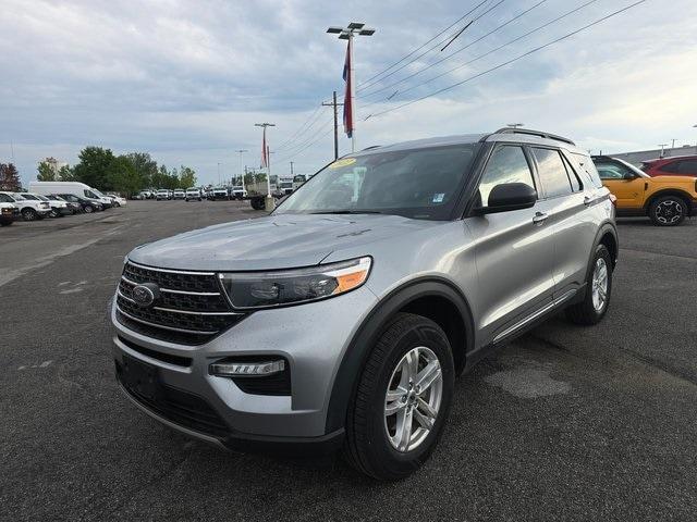 Photo of 2022 Silver Metallic Ford Explorer