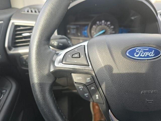Photo of 2024 Gray Metallic Ford Edge