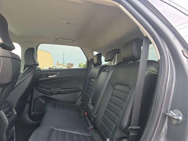 Photo of 2024 Gray Metallic Ford Edge