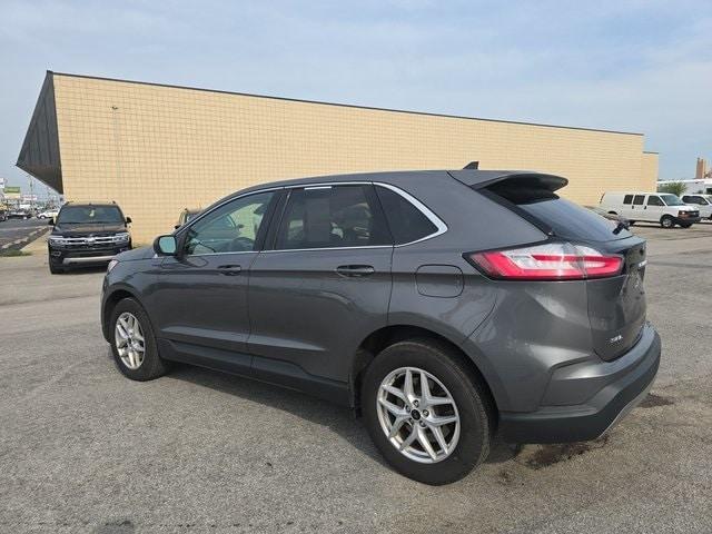 Photo of 2024 Gray Metallic Ford Edge