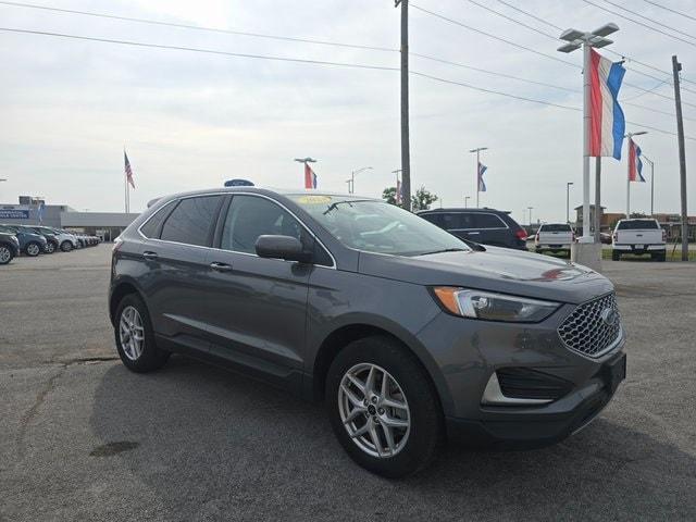 Photo of 2024 Gray Metallic Ford Edge