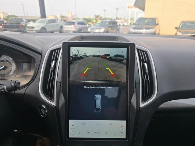 Photo of 2024 Gray Metallic Ford Edge