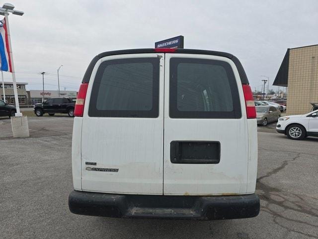 Photo of 2011 Summit White Chevrolet Express 2500
