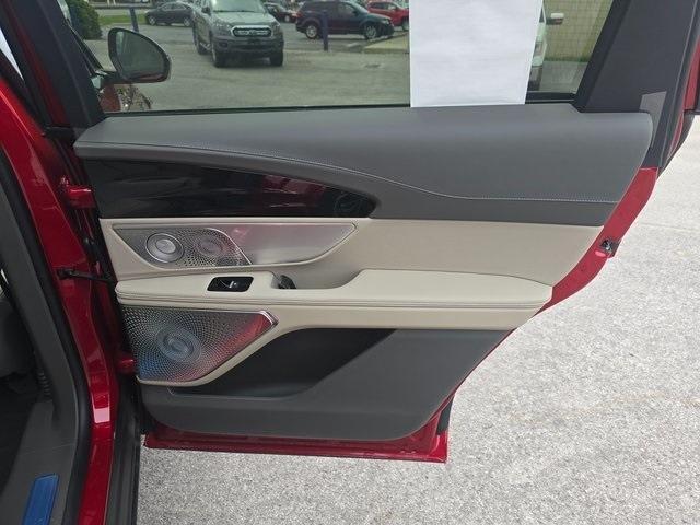 Photo of 2025 Red Carpet Metallic Tinted Clearcoat Lincoln Nautilus