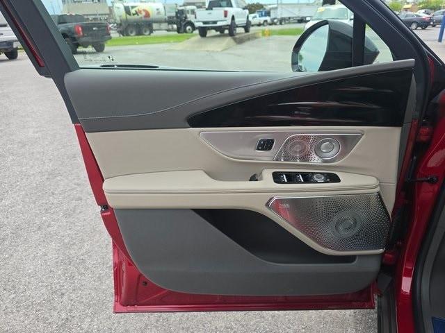 Photo of 2025 Red Carpet Metallic Tinted Clearcoat Lincoln Nautilus