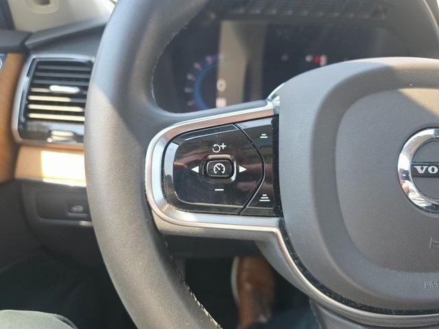 Photo of 2023 Onyx Black Metallic Volvo XC90