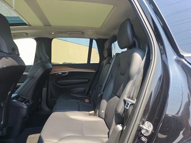 Photo of 2023 Onyx Black Metallic Volvo XC90