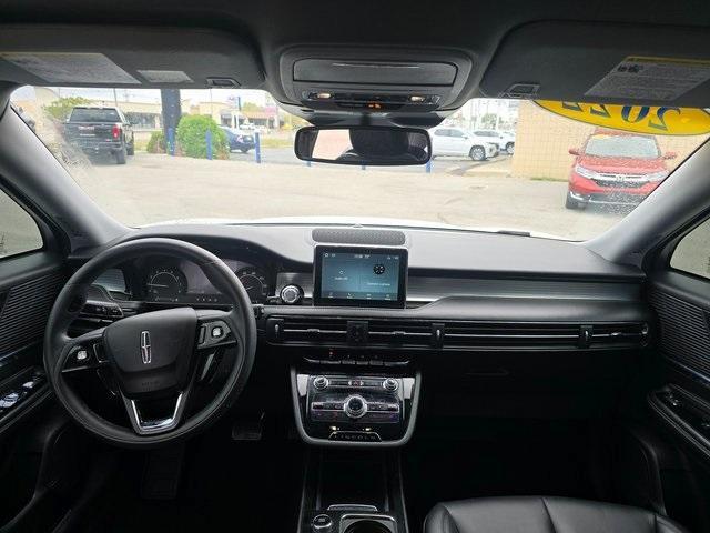 Photo of 2022 Pristine White Lincoln Corsair