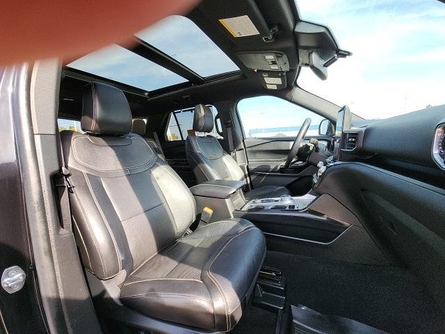 Photo of 2023 Agate Black Metallic Ford Explorer