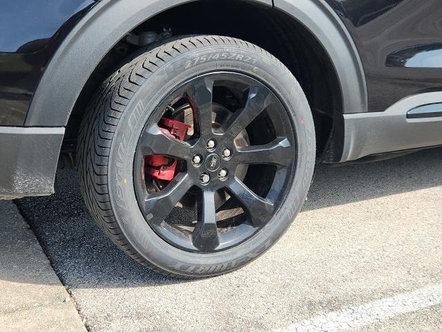 Photo of 2023 Agate Black Metallic Ford Explorer
